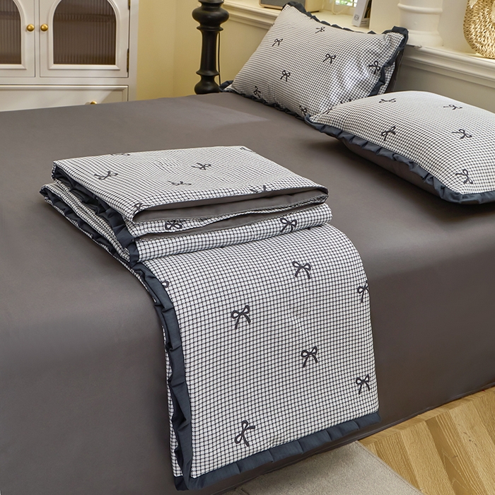 91家纺网 家纺一手货源 找家纺 仟网汇 2026新款木棉皱皱纱赫本风夏被单夏被枕套 格子蝴蝶结