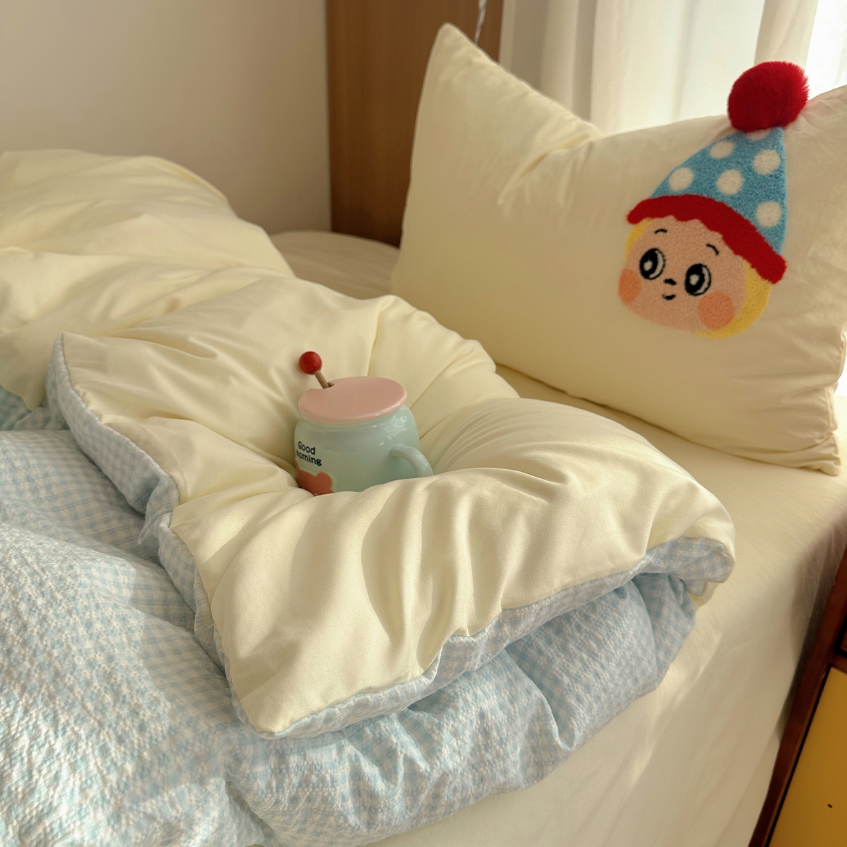 91家纺网 家纺一手货源 找家纺 顾里家纺 2026春夏新款ins童趣异形泡芙棉毛巾绣四件套 许愿萌娃