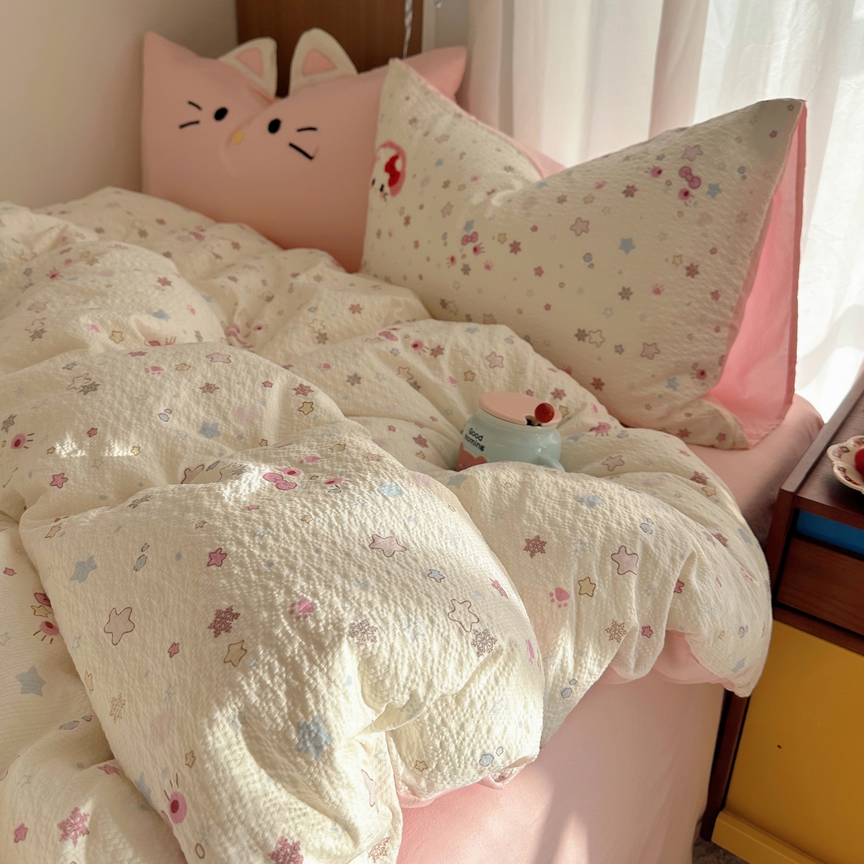 91家纺网 家纺一手货源 找家纺 顾里家纺 2026春夏新款ins童趣异形泡芙棉毛巾绣四件套 礼物猫咪