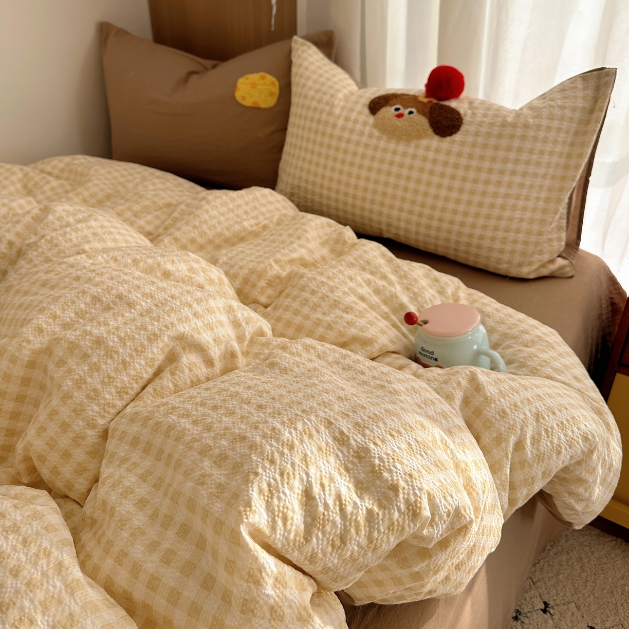 91家纺网 家纺一手货源 找家纺 顾里家纺 2026春夏新款ins童趣异形泡芙棉毛巾绣四件套 芝士腊肠狗