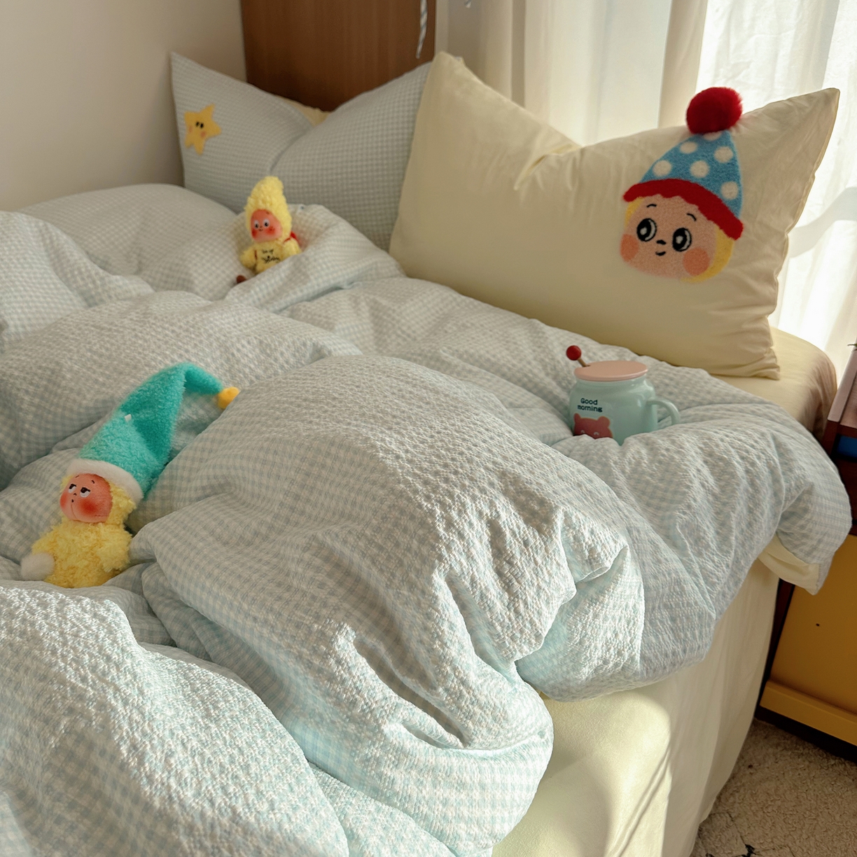 91家纺网 家纺一手货源 找家纺 顾里家纺 2026春夏新款ins童趣异形泡芙棉毛巾绣四件套 许愿萌娃