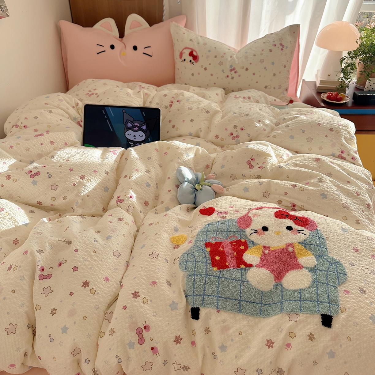 91家纺网 家纺一手货源 找家纺 顾里家纺 2026春夏新款ins童趣异形泡芙棉毛巾绣四件套 礼物猫咪