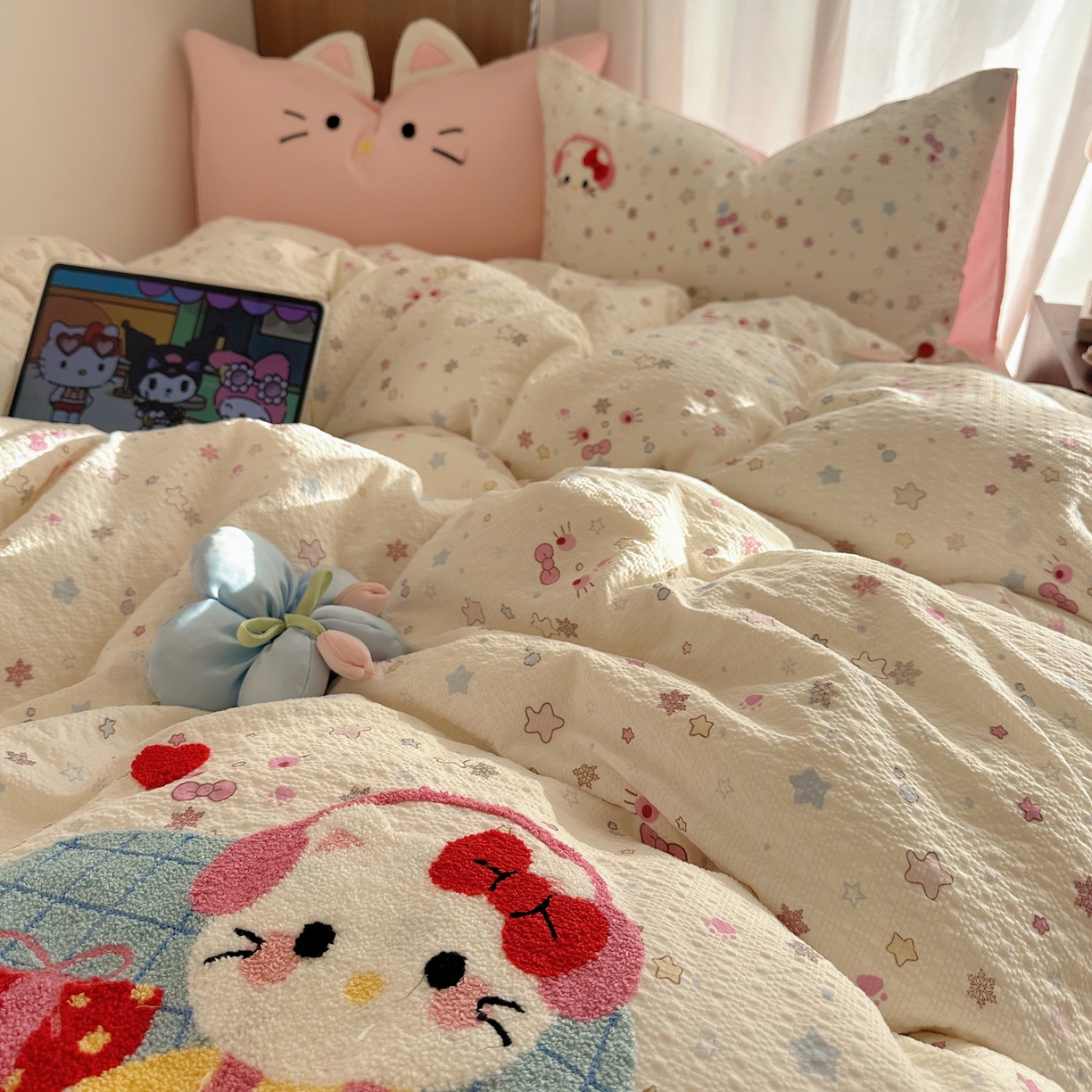 91家纺网 家纺一手货源 找家纺 顾里家纺 2026春夏新款ins童趣异形泡芙棉毛巾绣四件套 礼物猫咪