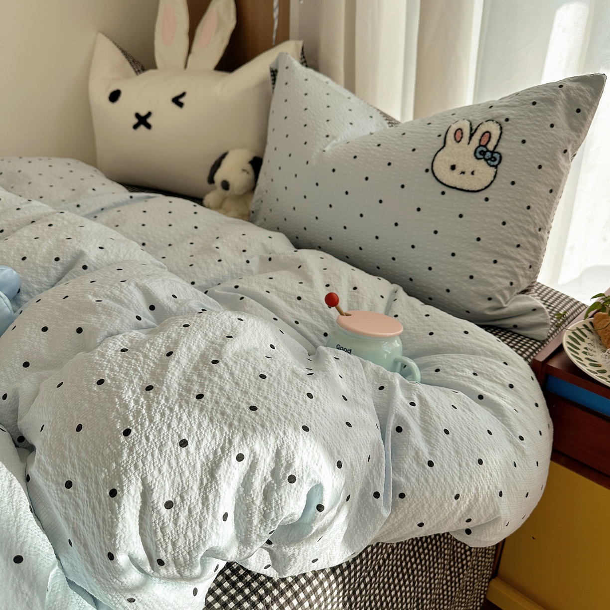 91家纺网 家纺一手货源 找家纺 顾里家纺 2026春夏新款ins童趣异形泡芙棉毛巾绣四件套 小花兔