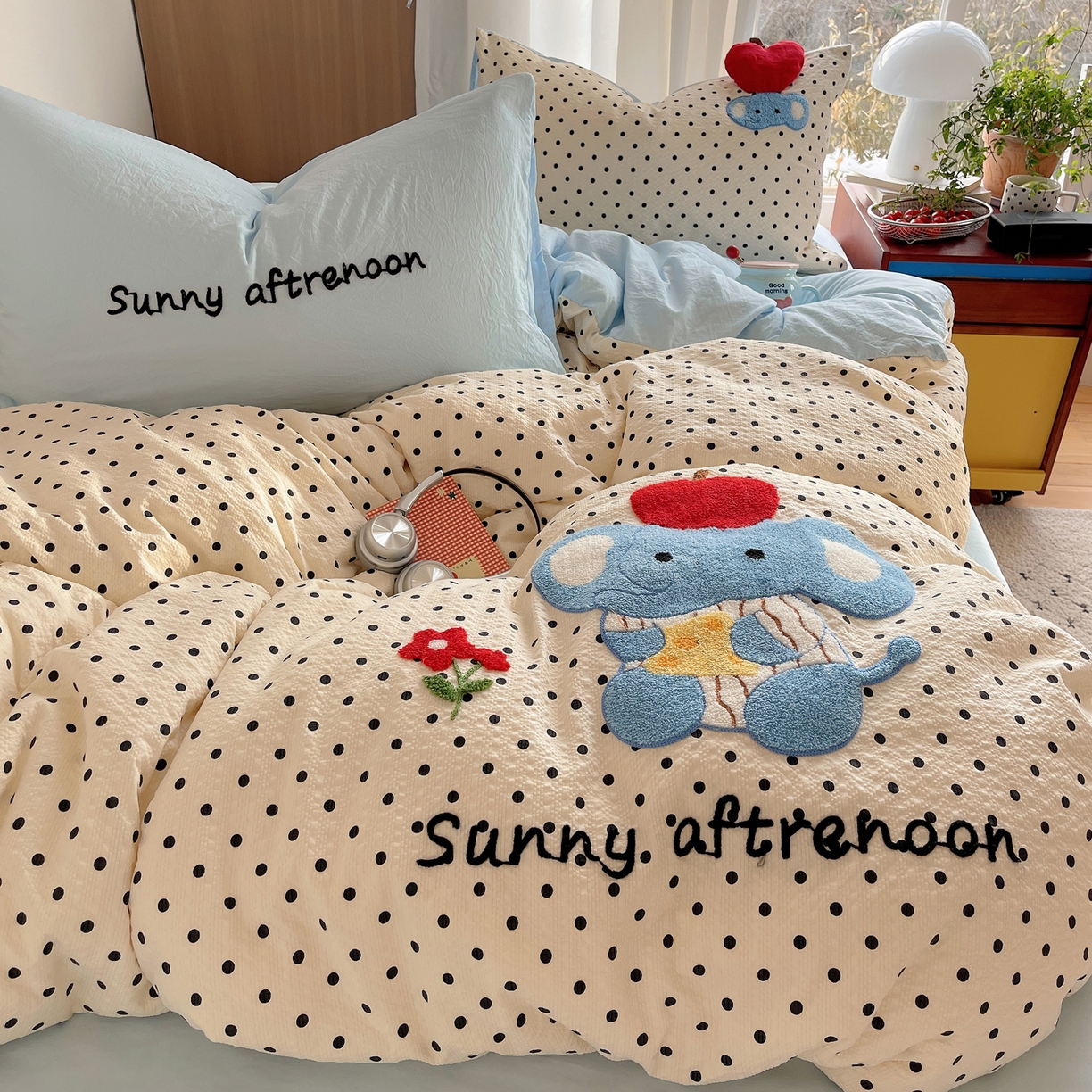 91家纺网 家纺一手货源 找家纺 顾里家纺 2026春夏新款ins童趣异形泡芙棉毛巾绣四件套 苹果小象