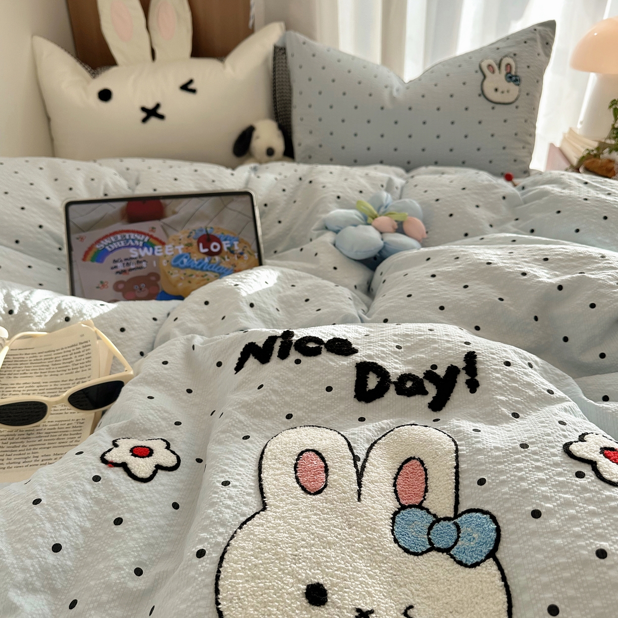 91家纺网 家纺一手货源 找家纺 顾里家纺 2026春夏新款ins童趣异形泡芙棉毛巾绣四件套 小花兔