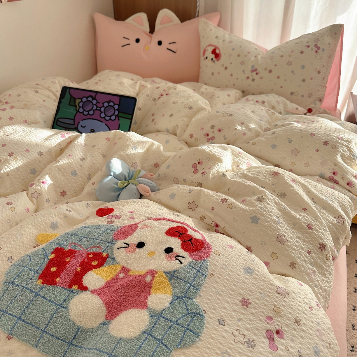 91家纺网 家纺一手货源 找家纺 顾里家纺 2026春夏新款ins童趣异形泡芙棉毛巾绣四件套 礼物猫咪