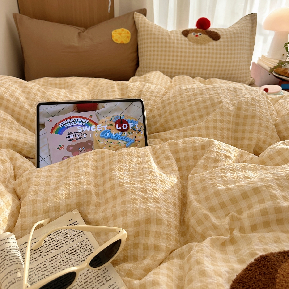 91家纺网 家纺一手货源 找家纺 顾里家纺 2026春夏新款ins童趣异形泡芙棉毛巾绣四件套 芝士腊肠狗