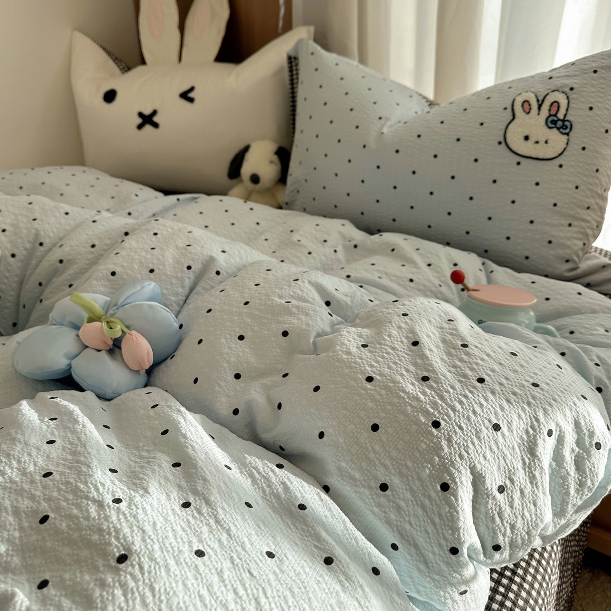 91家纺网 家纺一手货源 找家纺 顾里家纺 2026春夏新款ins童趣异形泡芙棉毛巾绣四件套 小花兔