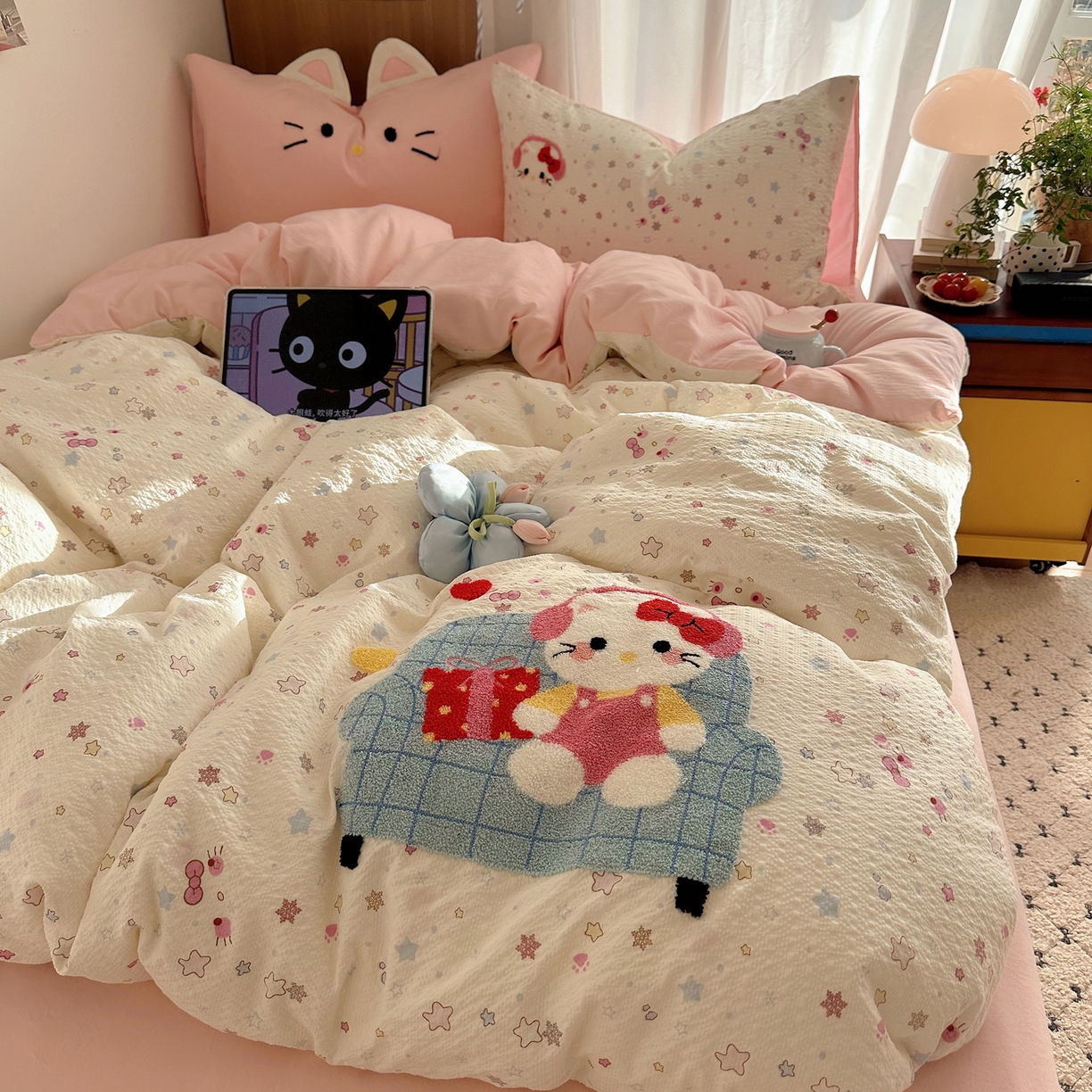 91家纺网 家纺一手货源 找家纺 顾里家纺 2026春夏新款ins童趣异形泡芙棉毛巾绣四件套 礼物猫咪