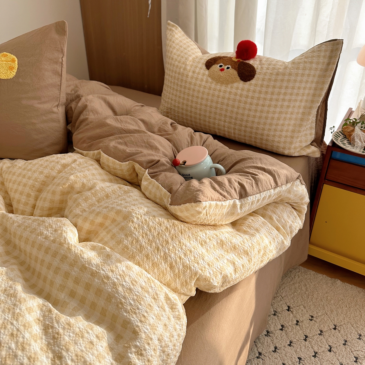 91家纺网 家纺一手货源 找家纺 顾里家纺 2026春夏新款ins童趣异形泡芙棉毛巾绣四件套 芝士腊肠狗