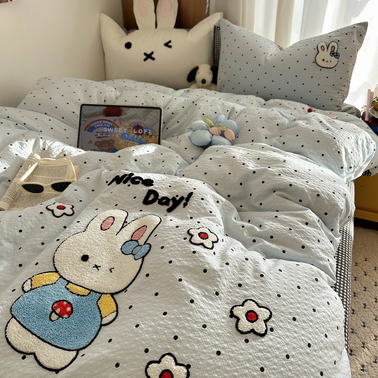 91家纺网 家纺一手货源 找家纺 顾里家纺 2026春夏新款ins童趣异形泡芙棉毛巾绣四件套 小花兔