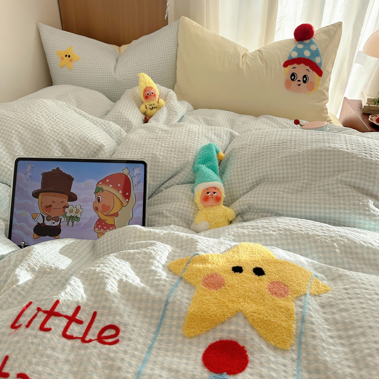 91家纺网 家纺一手货源 找家纺 顾里家纺 2026春夏新款ins童趣异形泡芙棉毛巾绣四件套 许愿萌娃