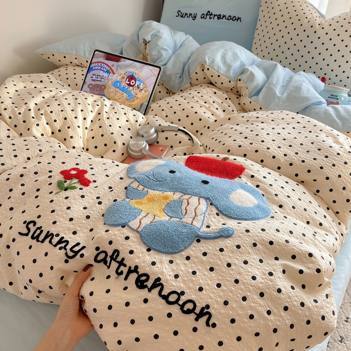 91家纺网 家纺一手货源 找家纺 顾里家纺 2026春夏新款ins童趣异形泡芙棉毛巾绣四件套 苹果小象