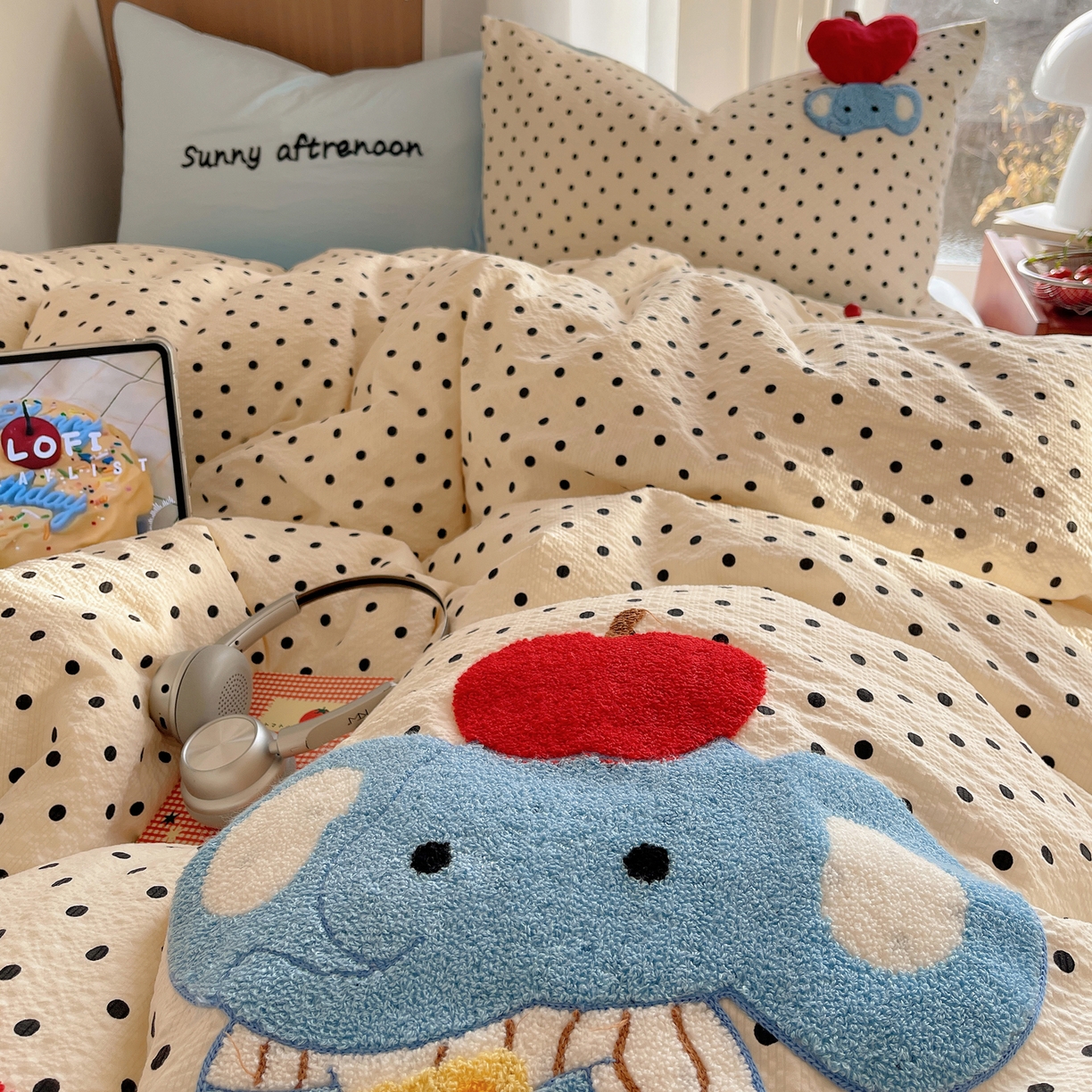 91家纺网 家纺一手货源 找家纺 顾里家纺 2026春夏新款ins童趣异形泡芙棉毛巾绣四件套 苹果小象