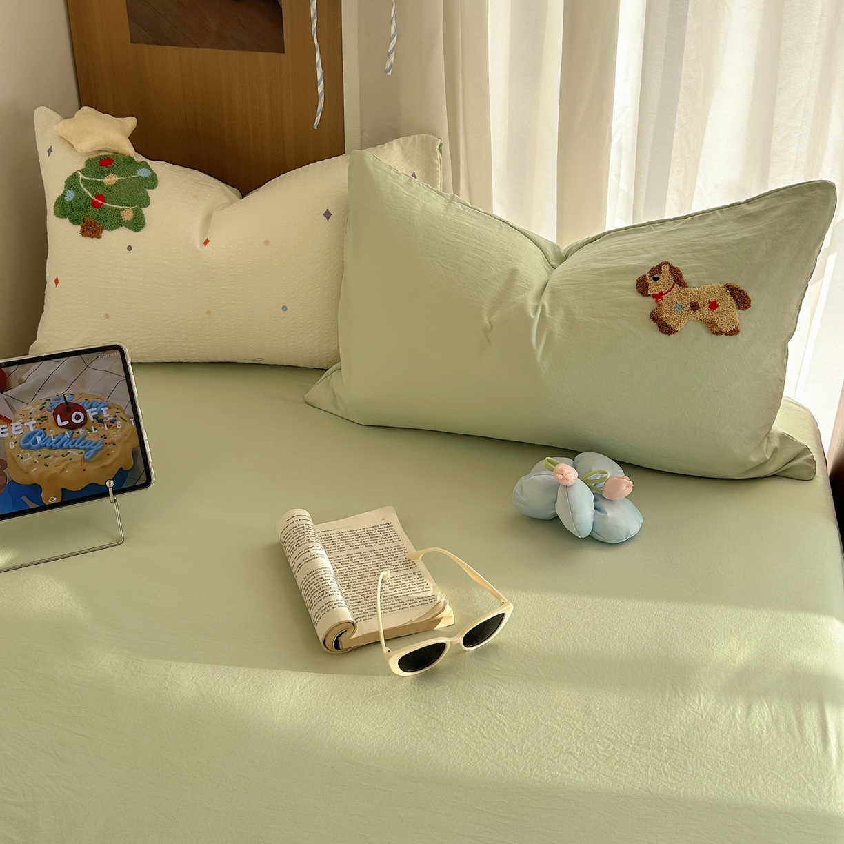 91家纺网 家纺一手货源 找家纺 顾里家纺 2026春夏新款ins童趣异形泡芙棉毛巾绣四件套 好运小马