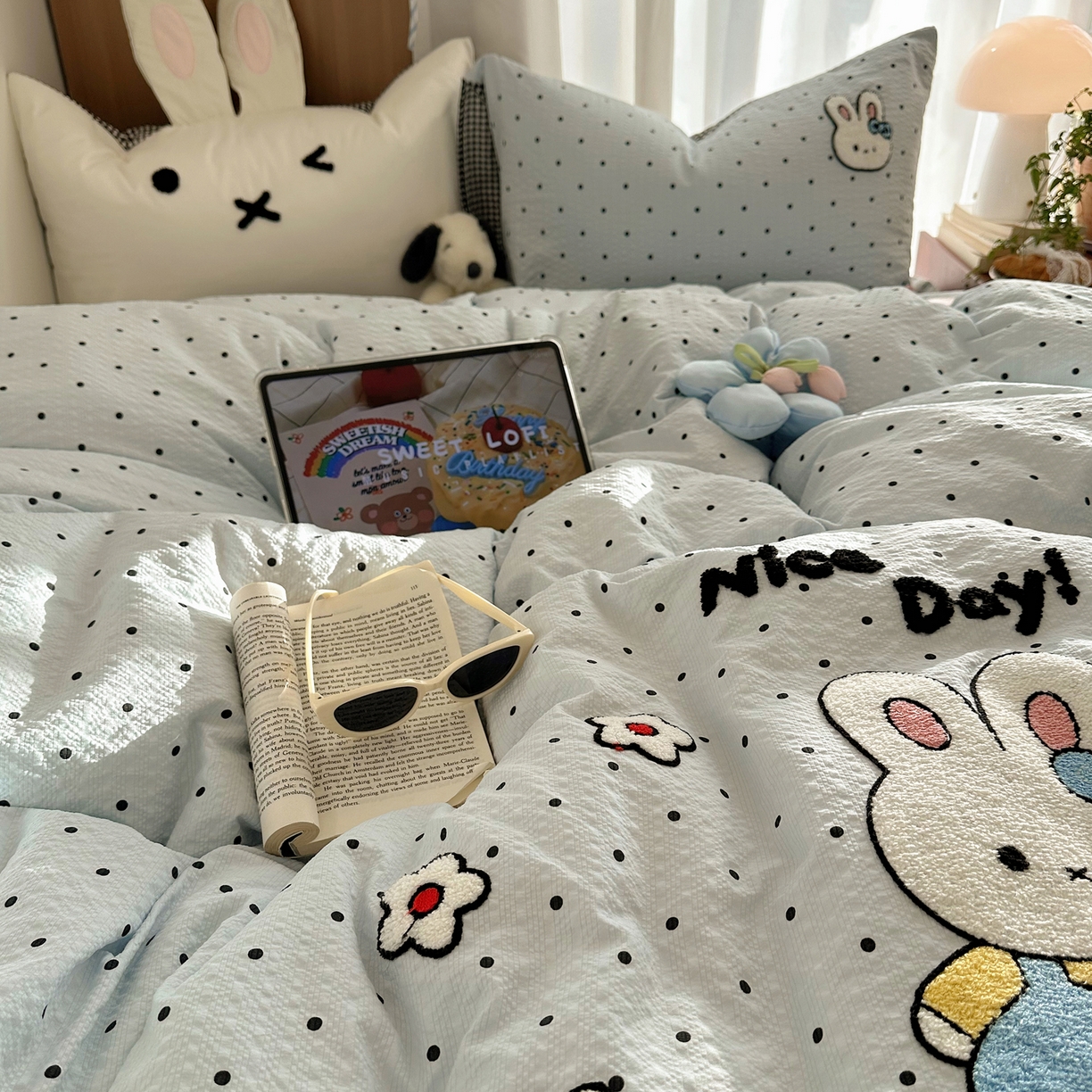 91家纺网 家纺一手货源 找家纺 顾里家纺 2026春夏新款ins童趣异形泡芙棉毛巾绣四件套 小花兔