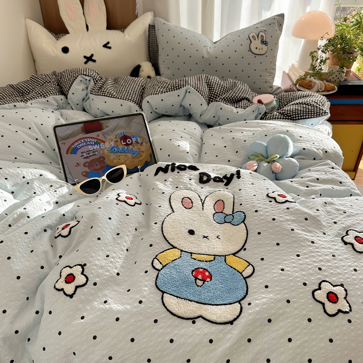 91家纺网 家纺一手货源 找家纺 顾里家纺 2026春夏新款ins童趣异形泡芙棉毛巾绣四件套 小花兔