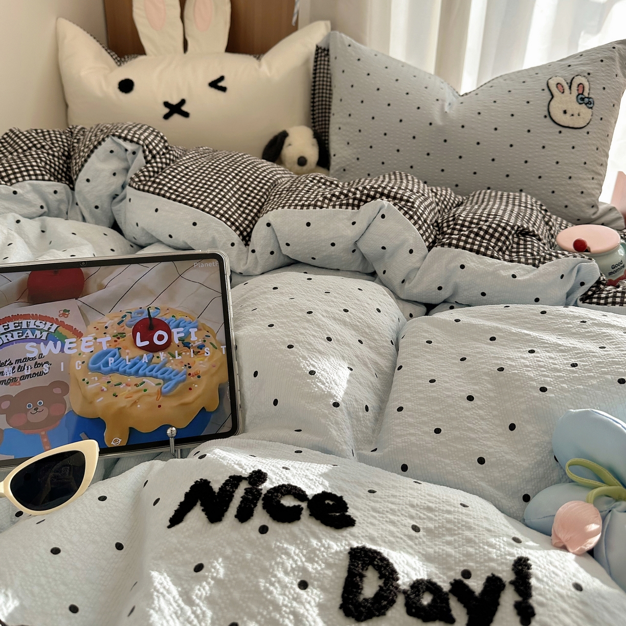 91家纺网 家纺一手货源 找家纺 顾里家纺 2026春夏新款ins童趣异形泡芙棉毛巾绣四件套 小花兔