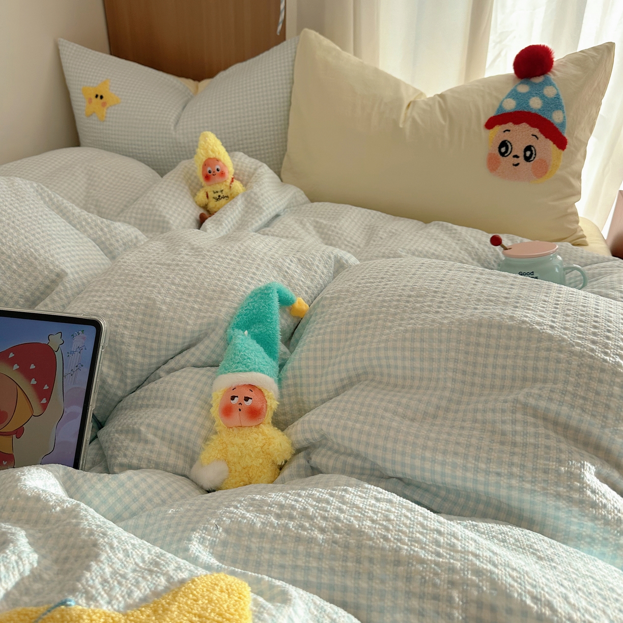 91家纺网 家纺一手货源 找家纺 顾里家纺 2026春夏新款ins童趣异形泡芙棉毛巾绣四件套 许愿萌娃