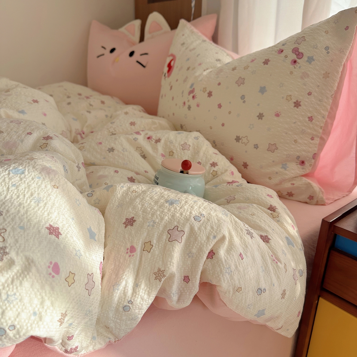 91家纺网 家纺一手货源 找家纺 顾里家纺 2026春夏新款ins童趣异形泡芙棉毛巾绣四件套 礼物猫咪