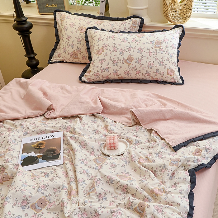 91家纺网 家纺一手货源 找家纺 仟网汇 2026新款木棉皱皱纱赫本风夏被单夏被枕套 花园里