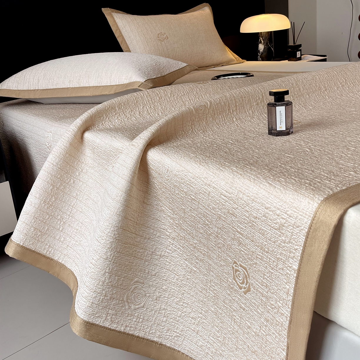 91家纺网 家纺一手货源 找家纺 （总）莱米家纺 2026春夏新款全PE双面泡泡提花复合豆豆席凉席席子