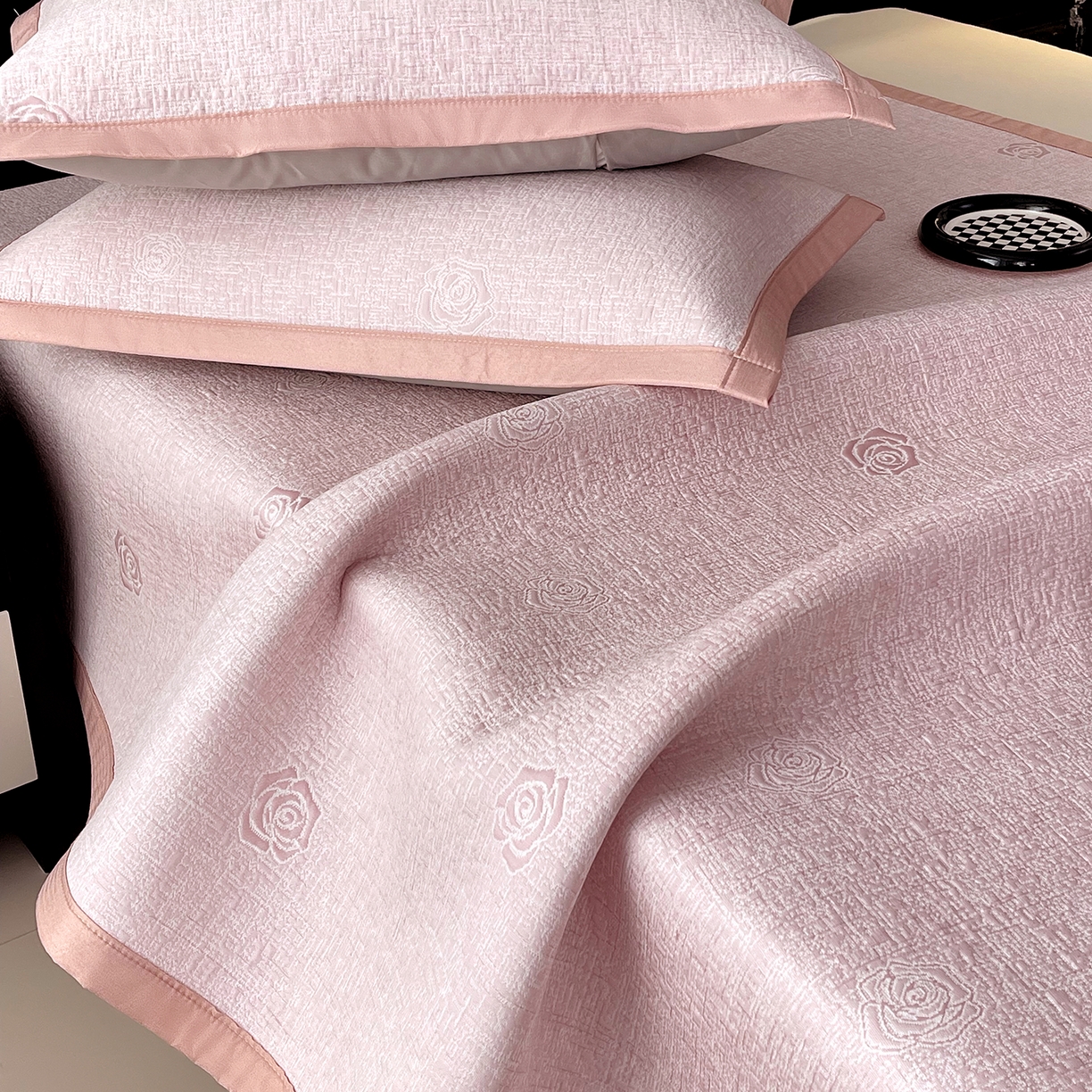 91家纺网 家纺一手货源 找家纺 （总）莱米家纺 2026春夏新款全PE双面泡泡提花复合豆豆席凉席席子