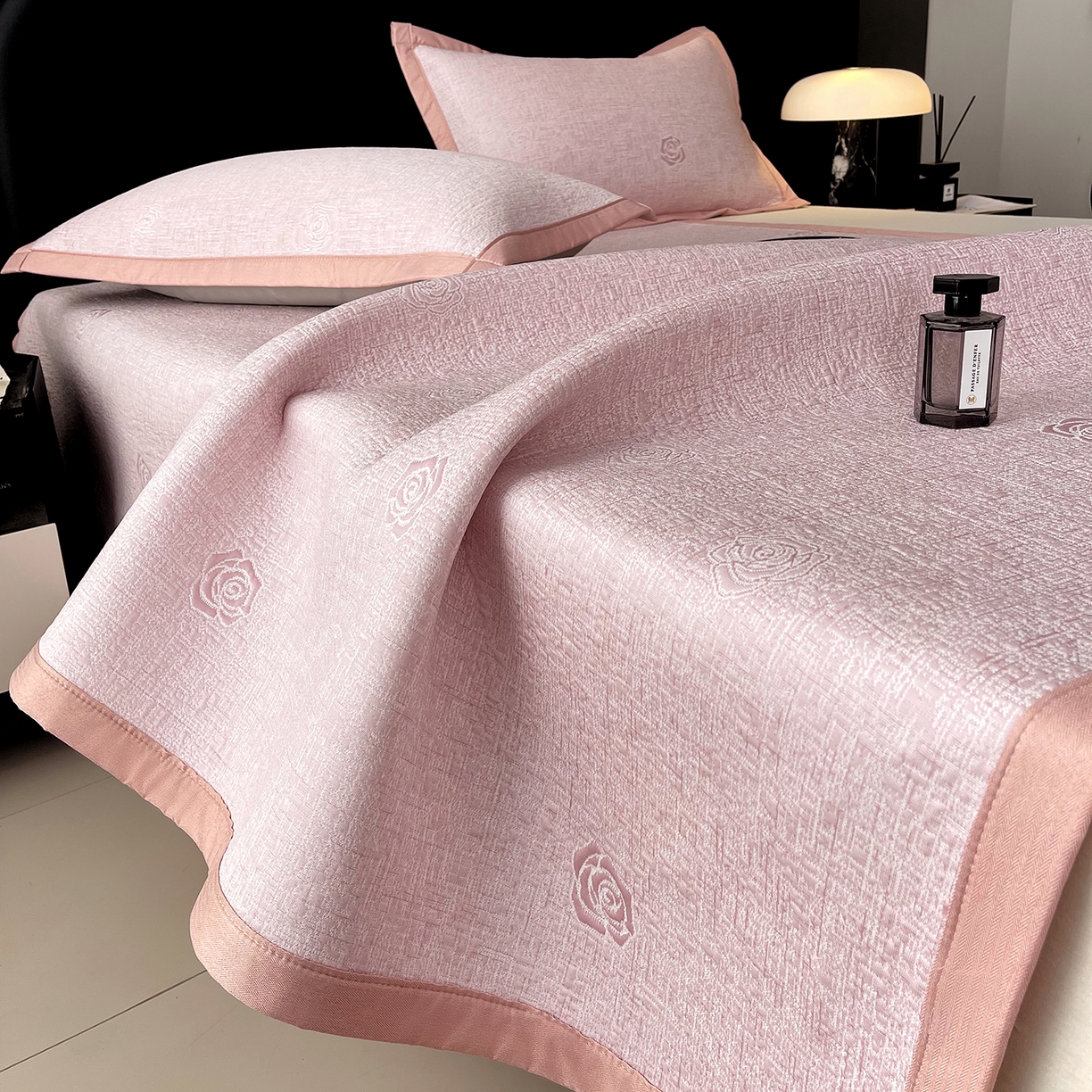 91家纺网 家纺一手货源 找家纺 （总）莱米家纺 2026春夏新款全PE双面泡泡提花复合豆豆席凉席席子