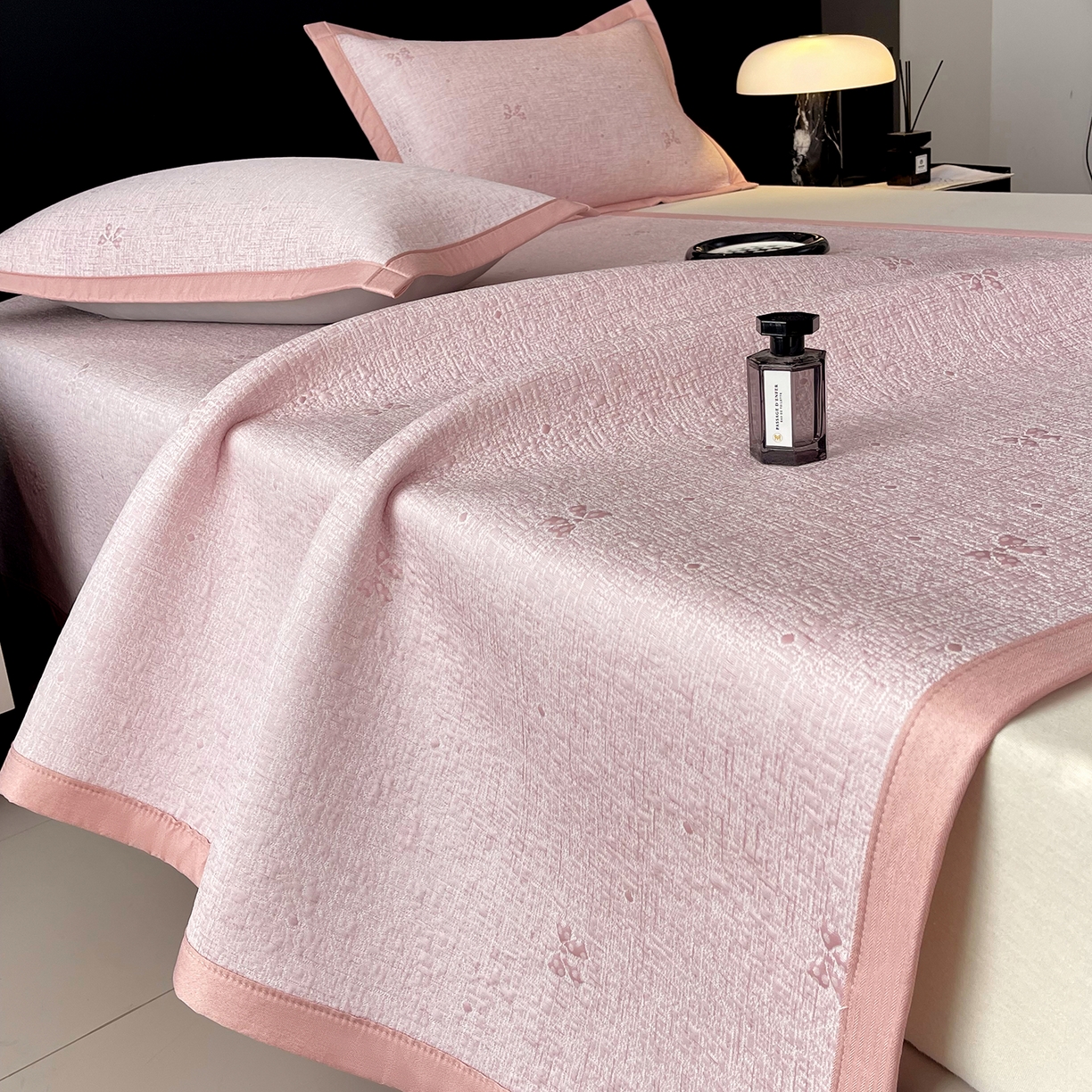 91家纺网 家纺一手货源 找家纺 （总）莱米家纺 2026春夏新款全PE双面泡泡提花复合豆豆席凉席席子