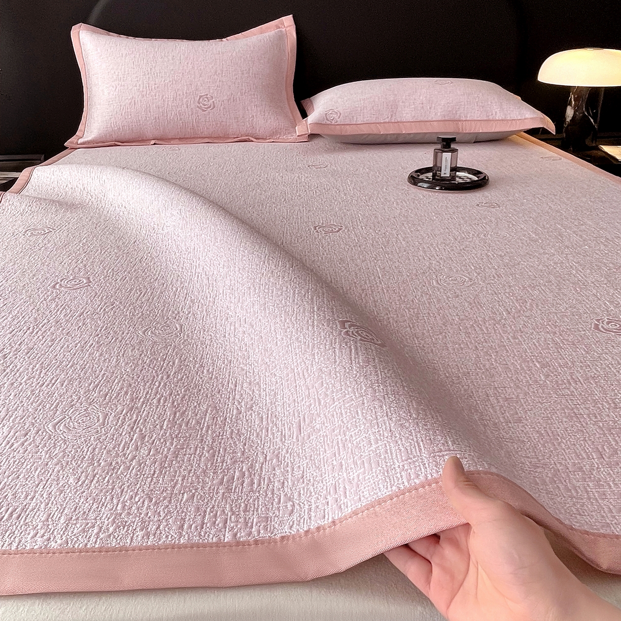 91家纺网 家纺一手货源 找家纺 （总）莱米家纺 2026春夏新款全PE双面泡泡提花复合豆豆席凉席席子