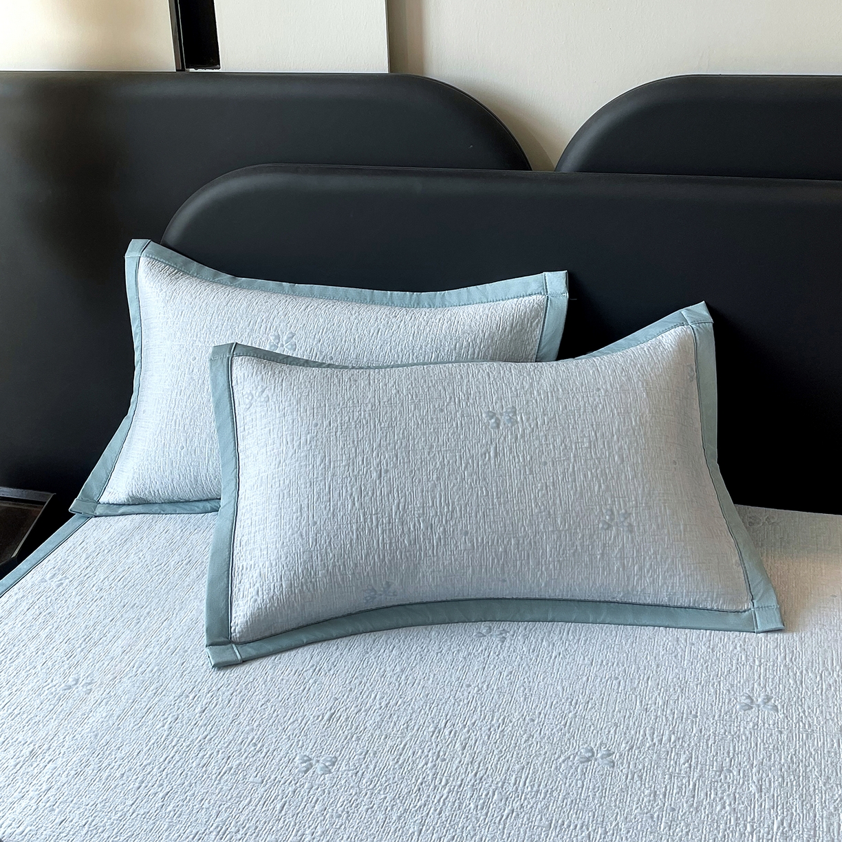 91家纺网 家纺一手货源 找家纺 莱米家纺 2026春夏新款全PE双面泡泡提花复合豆豆席凉席席子 蝴蝶结-蓝