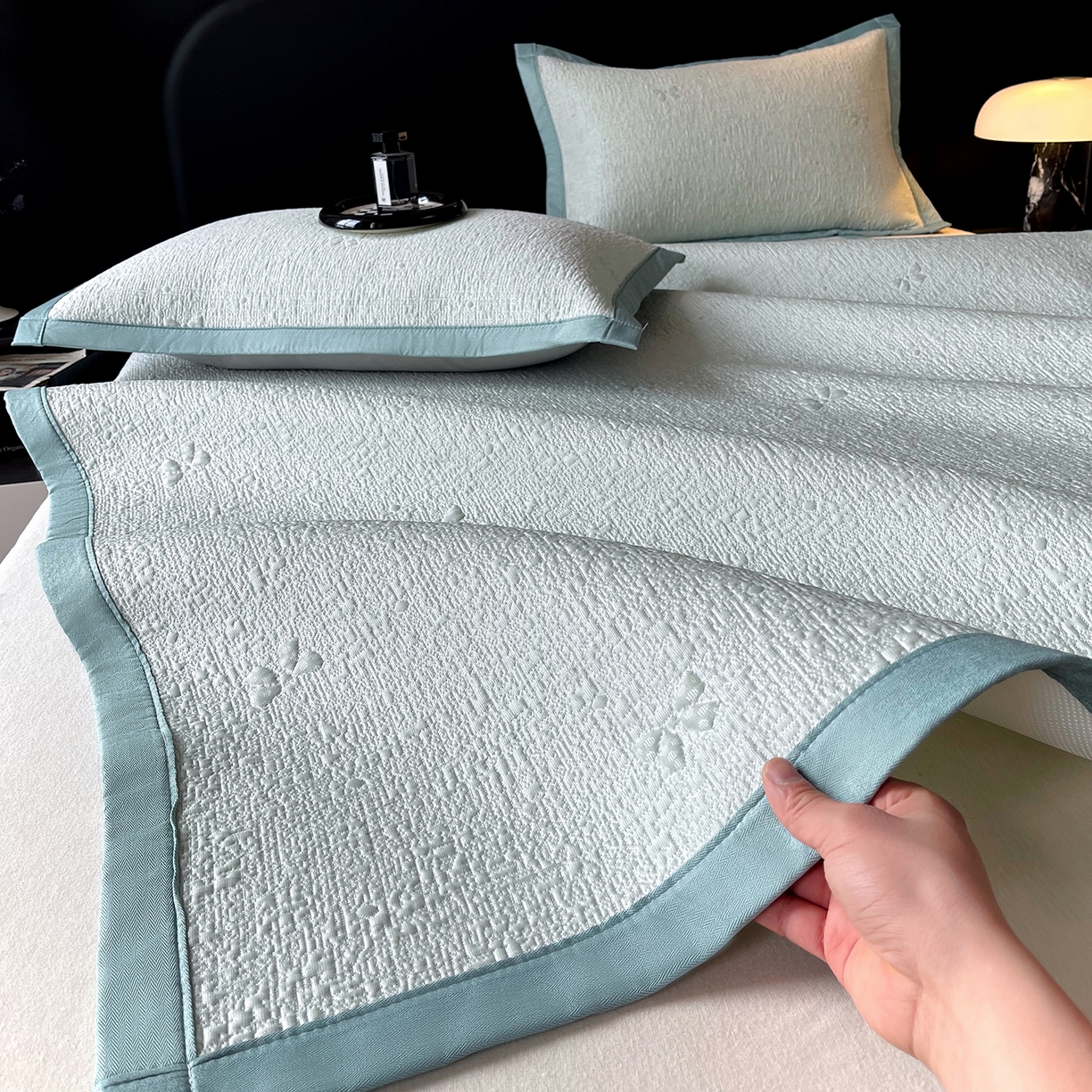 91家纺网 家纺一手货源 找家纺 莱米家纺 2026春夏新款全PE双面泡泡提花复合豆豆席凉席席子 蝴蝶结-绿