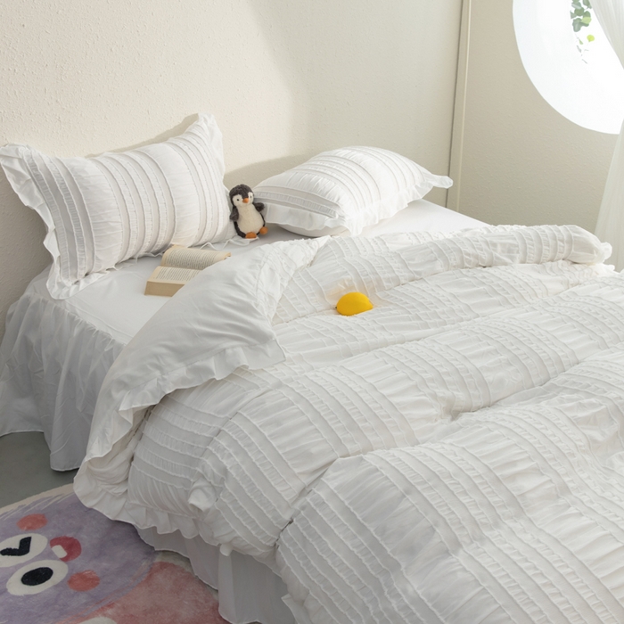 91家纺网 家纺一手货源 找家纺 恩和家纺 2026新款剪花水洗棉柔四件套床单款床裙款三四件套 剪花白