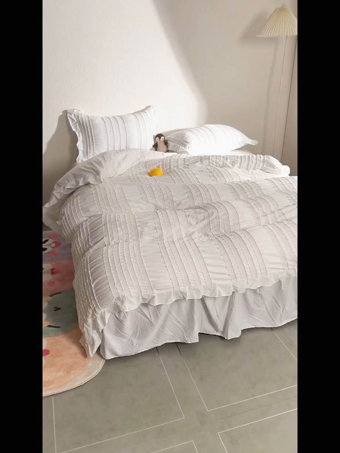 91家纺网 家纺一手货源 找家纺 恩和家纺 2026新款剪花水洗棉柔四件套床单款床裙款三四件套 剪花白