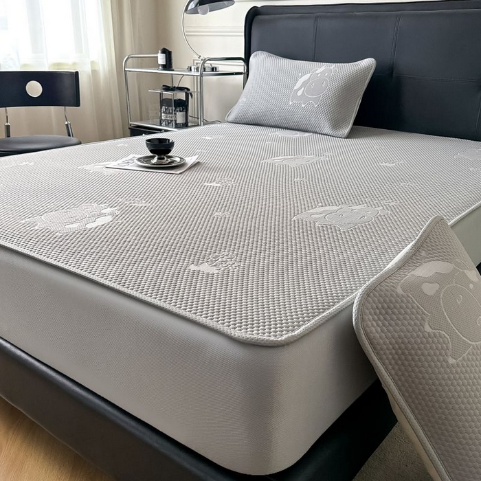 91家纺网 家纺一手货源 找家纺 卡罗兰 2026新款豆豆凉席PE提花豆豆席床单床笠款奶牛系列 灰色-床笠