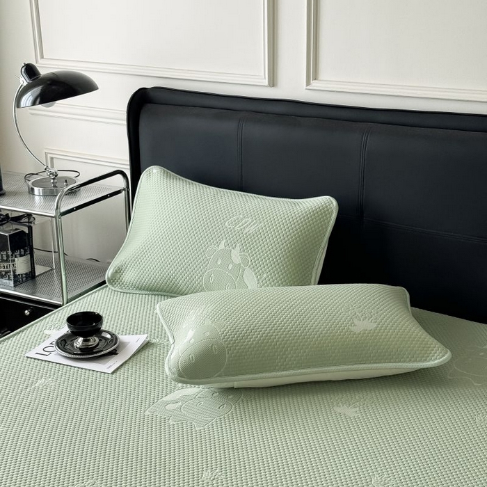 91家纺网 家纺一手货源 找家纺 卡罗兰 2026新款豆豆凉席PE提花豆豆席床单床笠款奶牛系列 绿色-床笠