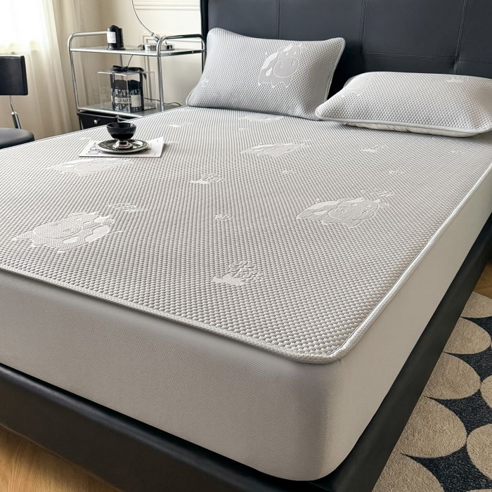 91家纺网 家纺一手货源 找家纺 卡罗兰 2026新款豆豆凉席PE提花豆豆席床单床笠款奶牛系列 灰色-床笠