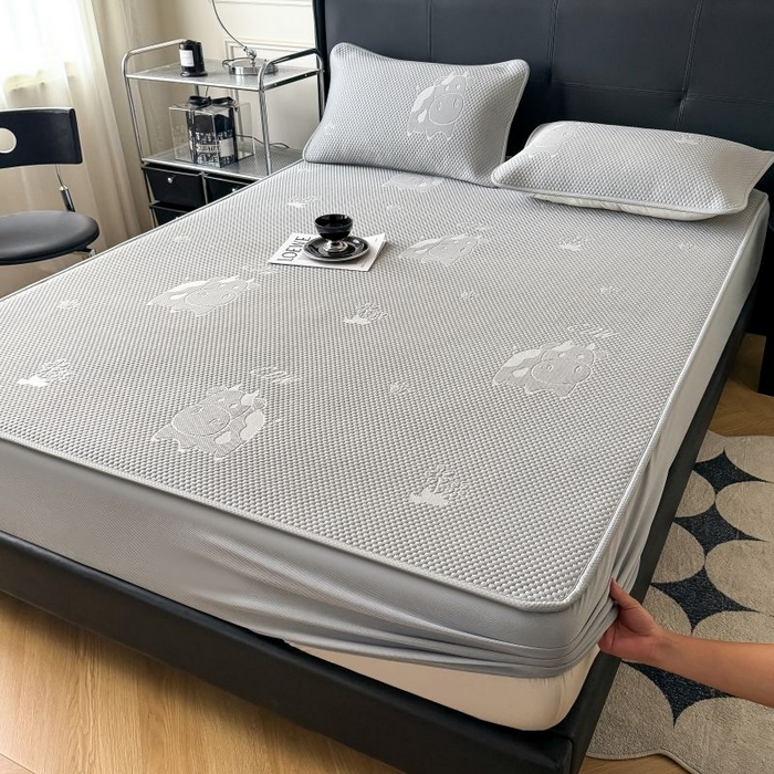 91家纺网 家纺一手货源 找家纺 卡罗兰 2026新款豆豆凉席PE提花豆豆席床单床笠款奶牛系列 灰色-床笠