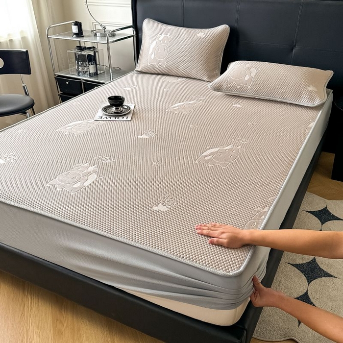 91家纺网 家纺一手货源 找家纺 卡罗兰 2026新款豆豆凉席PE提花豆豆席床单床笠款奶牛系列 咖色-床笠