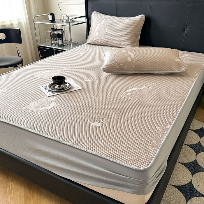 91家纺网 家纺一手货源 找家纺 卡罗兰 2026新款豆豆凉席PE提花豆豆席床单床笠款奶牛系列 咖色-床笠