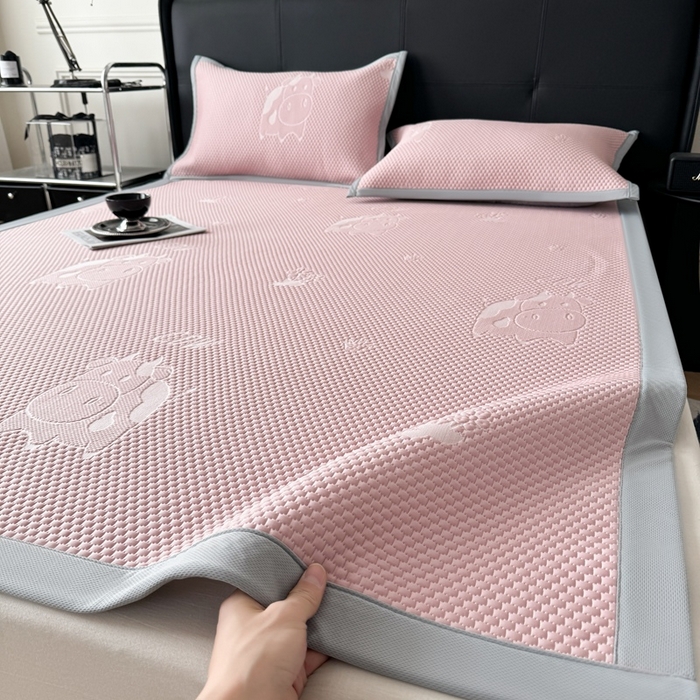 91家纺网 家纺一手货源 找家纺 卡罗兰 2026新款豆豆凉席PE提花豆豆席床单床笠款奶牛系列 粉色