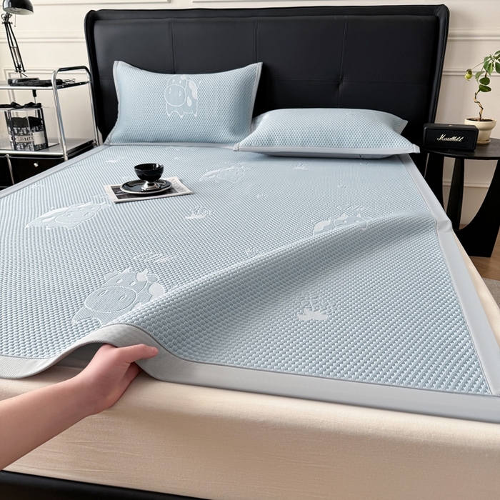 91家纺网 家纺一手货源 找家纺 卡罗兰 2026新款豆豆凉席PE提花豆豆席床单床笠款奶牛系列 蓝色