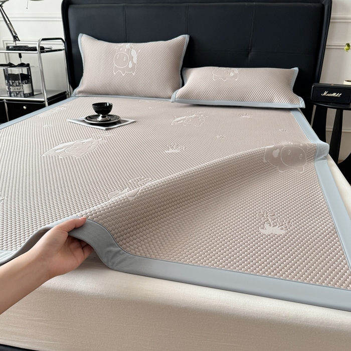 91家纺网 家纺一手货源 找家纺 卡罗兰 2026新款豆豆凉席PE提花豆豆席床单床笠款奶牛系列 咖色