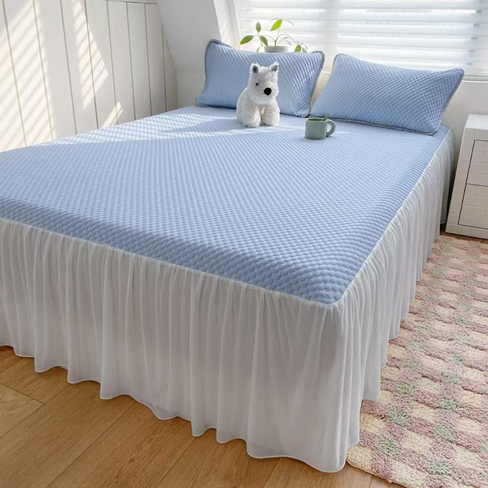 91家纺网 家纺一手货源 找家纺 睡美美家纺 2026新款3D豆豆凉席冰丝席按摩席夏凉席床单床裙款三件套热销款 冰川蓝-床裙款