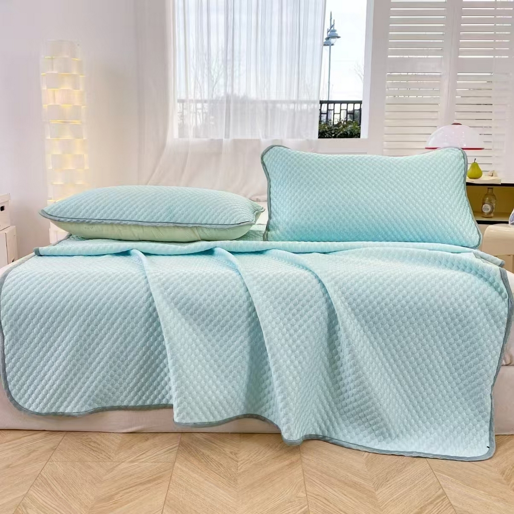 91家纺网 家纺一手货源 找家纺 睡美美家纺 2026新款3D豆豆凉席冰丝席按摩席夏凉席床单床裙款三件套热销款 海湾蓝-床单款