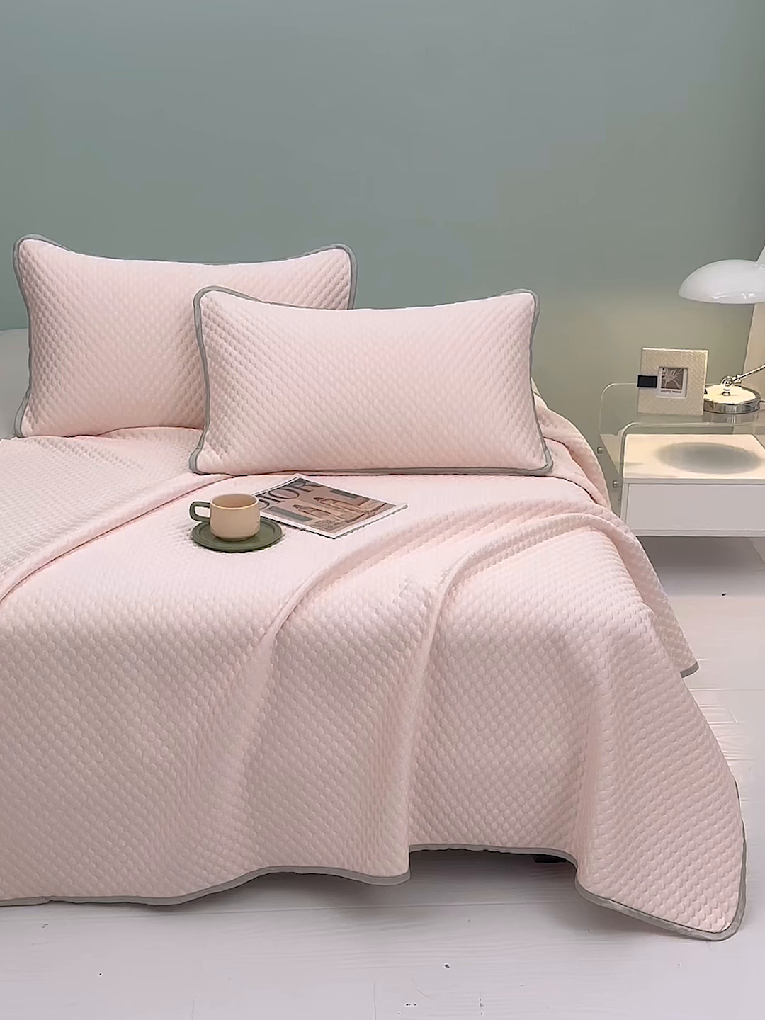 91家纺网 家纺一手货源 找家纺 睡美美家纺 2026新款3D豆豆凉席冰丝席按摩席夏凉席床单床裙款三件套热销款 樱花粉-床单款