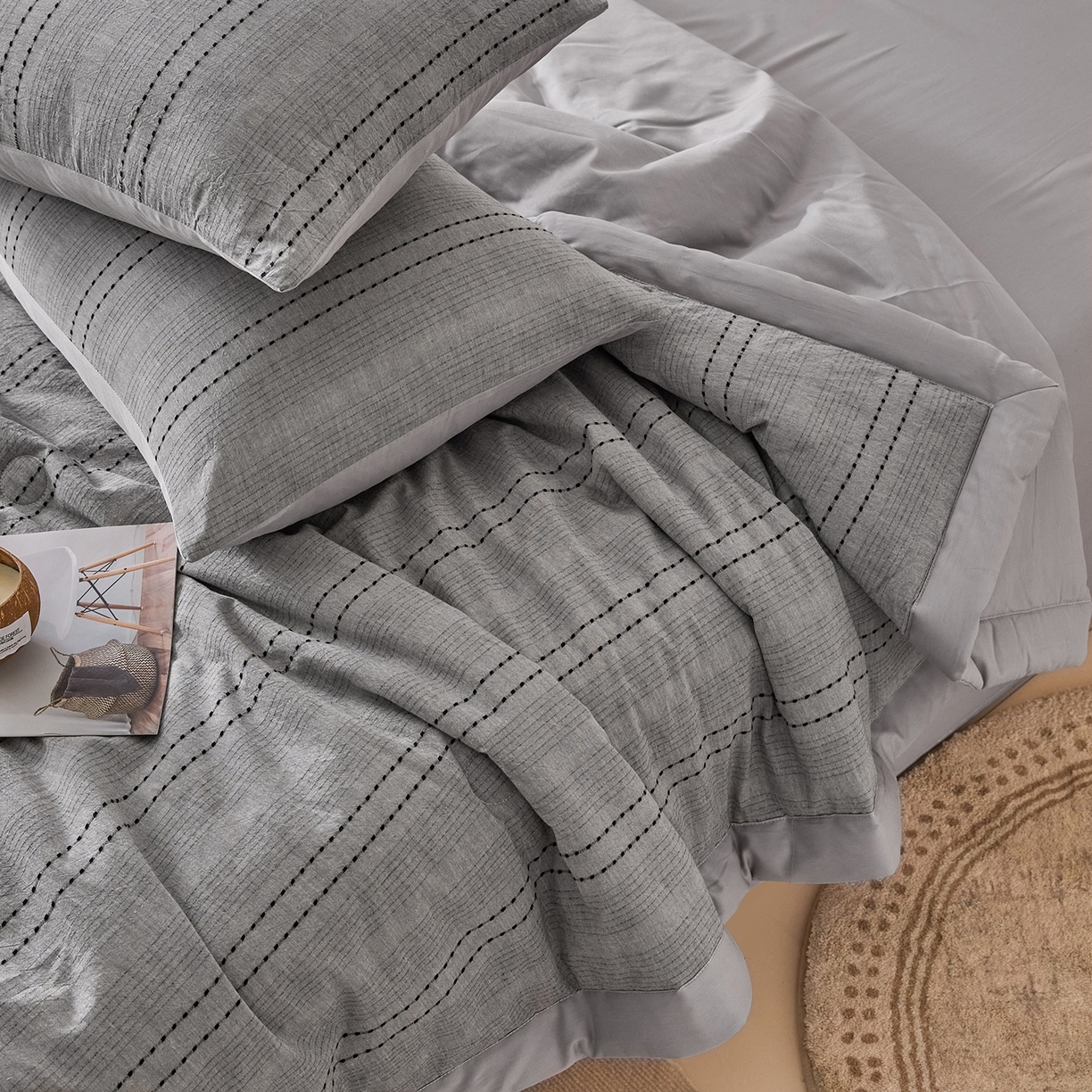 91家纺网 家纺一手货源 找家纺 吾秀家居 2026春夏新款全棉大提花棉花夏被夏凉被空调被-星空系列 星空-浅灰