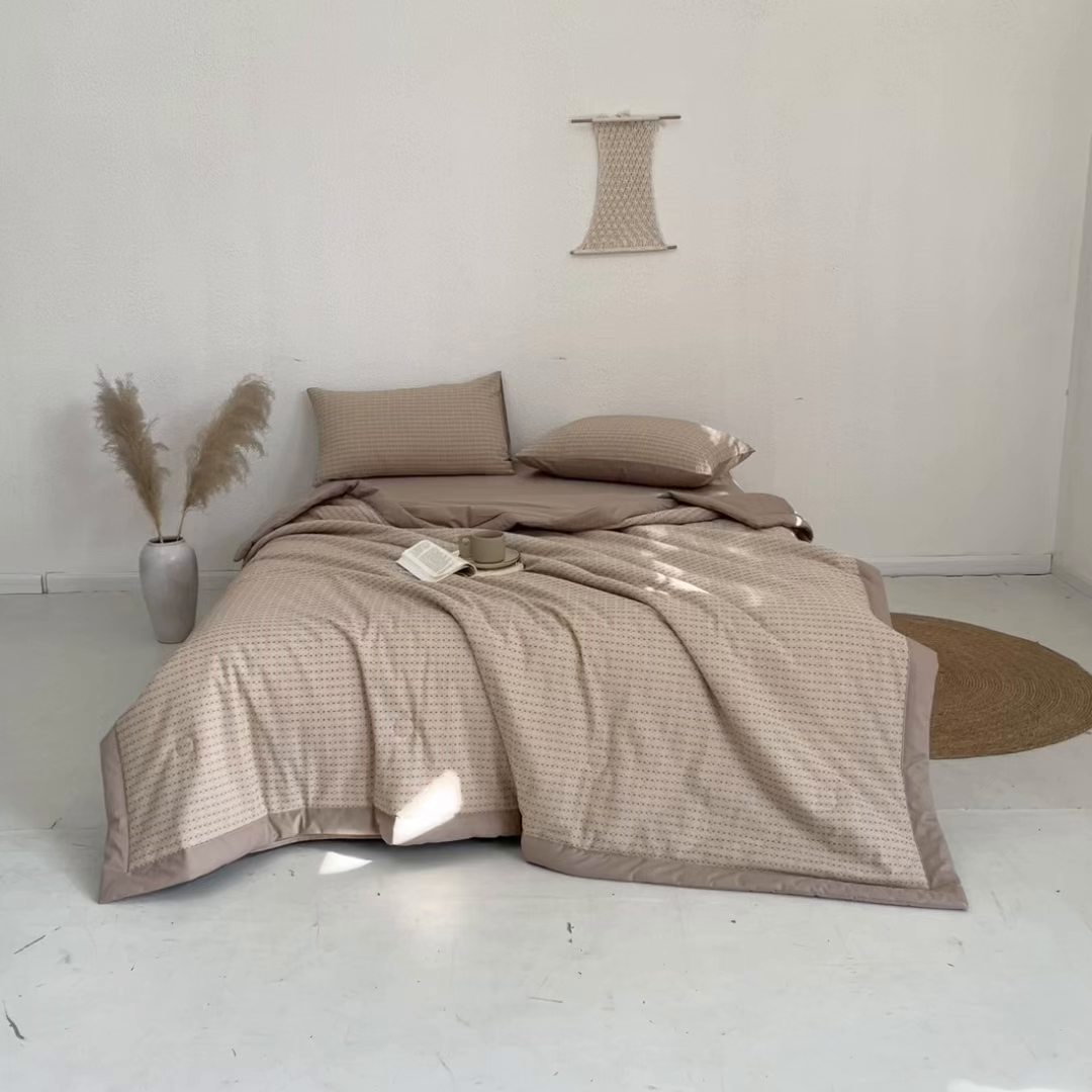 91家纺网 家纺一手货源 找家纺 吾秀家居 2026春夏新款全棉大提花棉花夏被夏凉被空调被-四叶草系列 四叶草-驼