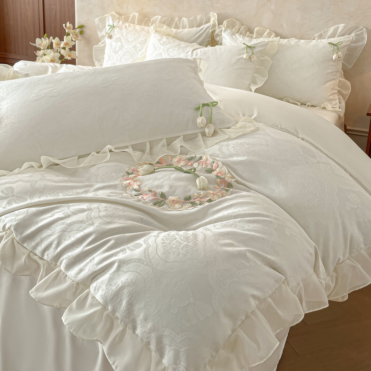 91家纺网 家纺一手货源 找家纺 易禾家纺 2026春夏新款提花水冼棉刺绣雪纺花边四件套-典雅 典雅-白